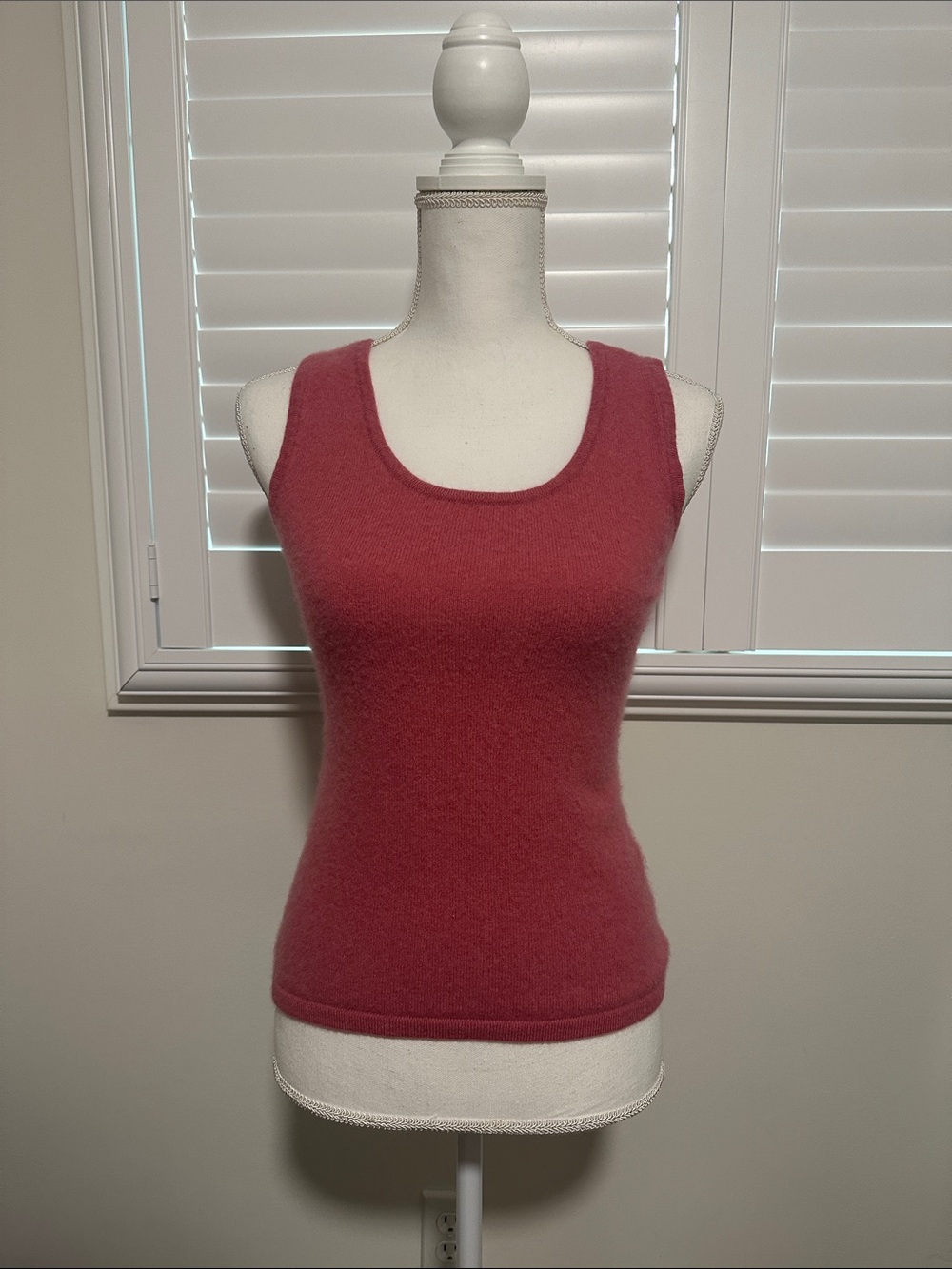 Neiman Marcus Dusty Rose Scoop Neck Tank Cashmere Medium | Aw